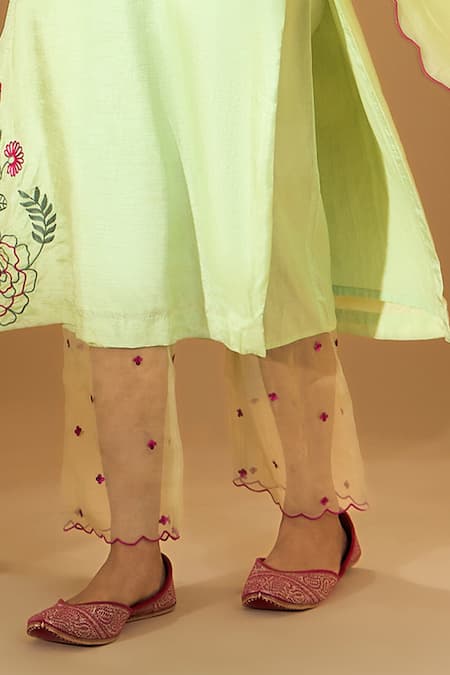 Roohbyridhimaa_Green Organza, Viscose Sequins, Embroidery V-neck Pastel Aari Kurta Set _Online_at_Aza_Fashions