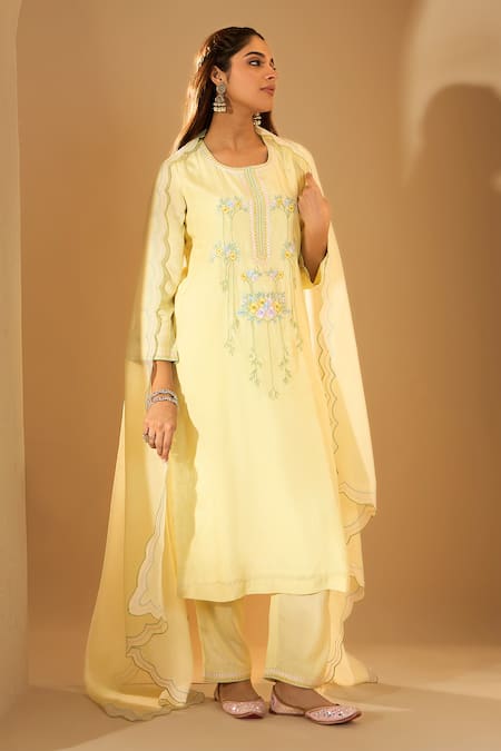 Roohbyridhimaa Yellow Organza, Viscose Embroidery Square Neck Floral Kurta Set at Aza Fashions Roohbyridhimaa_Yellow Organza, Viscose Embroidery Square Neck Floral Kurta Set _at_Aza_Fashions