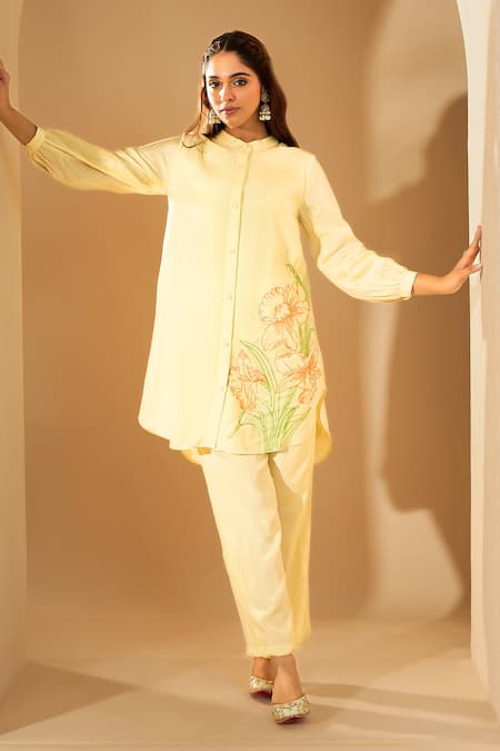 RoohbyRidhimaa Aas Aari Embroidered Kurta & Pant Set 