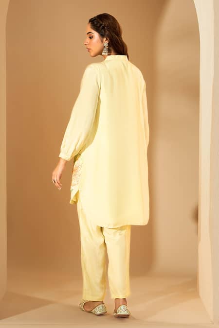 Roohbyridhimaa Powder Yellow Aari Embroidered Kurta & Pant Set 