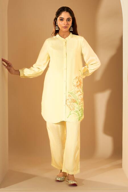 Buy_Roohbyridhimaa_Yellow Viscose, Silk Embroidery Collared Powder Aari Kurta And Pant Set 