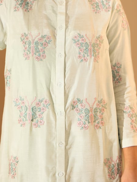 Shop Roohbyridhimaa Green Viscose Embroidery Collared Powder Butterfly Kurta Set Shop_Roohbyridhimaa_Green Viscose Embroidery Collared Powder Butterfly Kurta Set