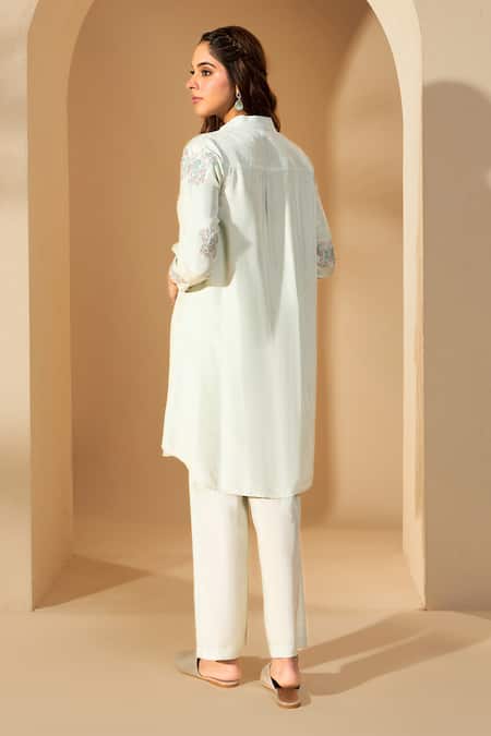 Roohbyridhimaa Powder Green Butterfly Embroidered Kurta Set 