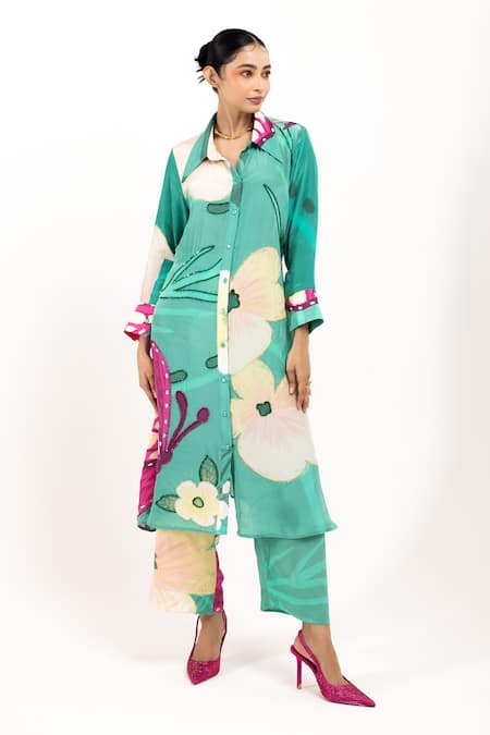 Shop Day And Mood Green Crepe Collared Floral Printed Kurta And Pant Set at Aza Fashions Shop_Day And Mood_Green Crepe Collared Floral Printed Kurta And Pant Set _at_Aza_Fashions