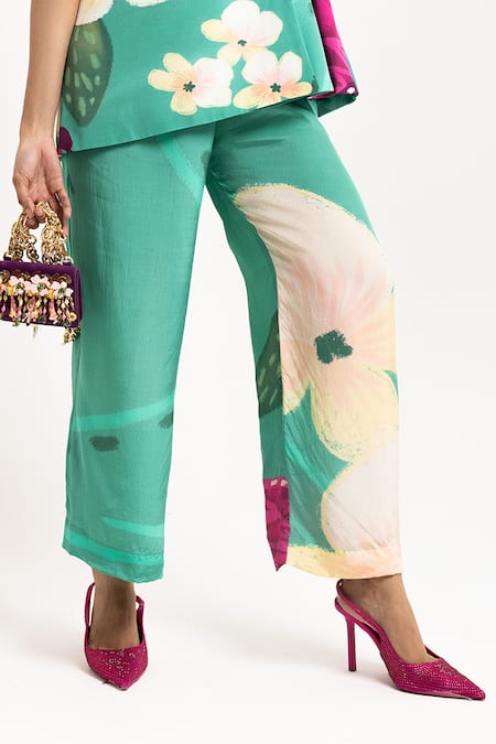 Day And Mood Green Crepe Floral Printed Blazer And Pant Set Online at Aza Fashions Day And Mood_Green Crepe Floral Printed Blazer And Pant Set _Online_at_Aza_Fashions