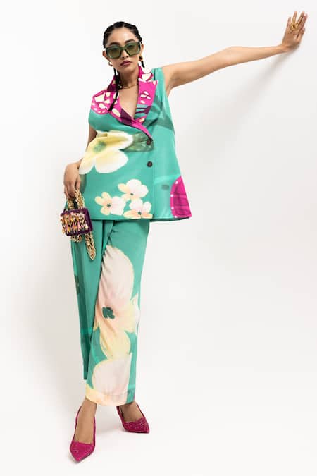 Shop Day And Mood Green Crepe Floral Printed Blazer And Pant Set at Aza Fashions Shop_Day And Mood_Green Crepe Floral Printed Blazer And Pant Set _at_Aza_Fashions