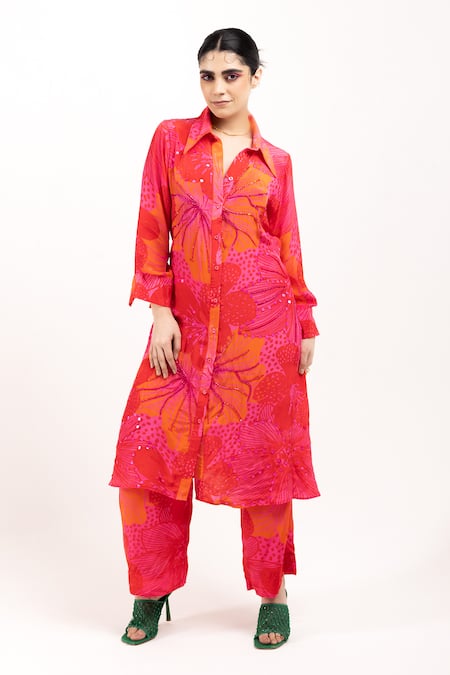 Shop Day And Mood Red Crepe Beads, Embroidery Collared Floral Printed Kurta Set at Aza Fashions Shop_Day And Mood_Red Crepe Beads, Embroidery Collared Floral Printed Kurta Set _at_Aza_Fashions