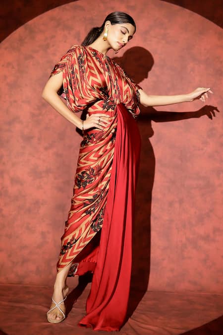 Buy_Studio Surbhi_Red Georgette Round Neck Abstract Printed Satin Kaftan _Online_at_Aza_Fashions