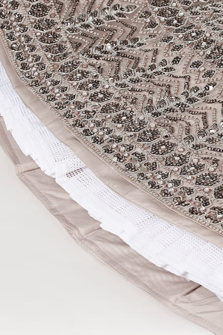 Buy Samyukta Singhania Beige Net, Linen Sequins, Mirrors, Stones, Zari, Geometric Lehenga Set Buy_Samyukta Singhania_Beige Net, Linen Sequins, Mirrors, Stones, Zari, Geometric Lehenga Set