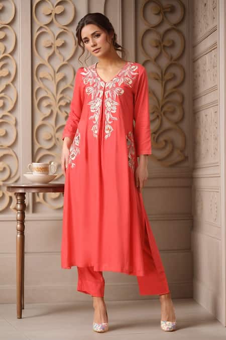 Buy_Samyukta Singhania_Peach Cotton, Rayon Embroidery, Sequins V-neck Floral Straight Kurta With Pant _at_Aza_Fashions