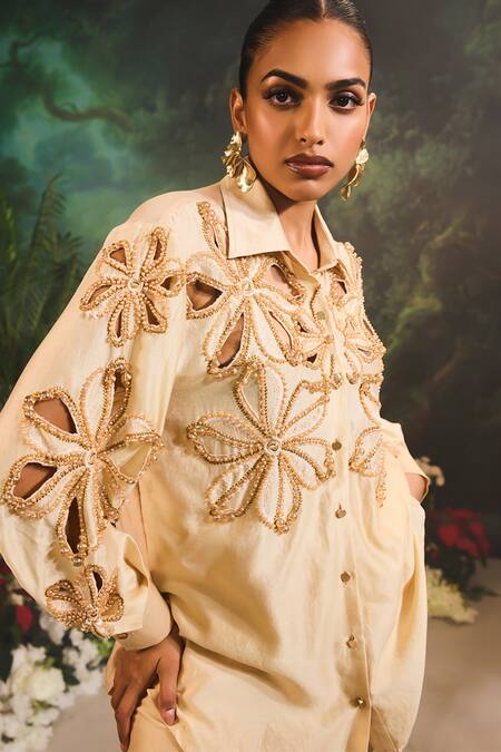 Divya Aggarwal Beige Denim Beads Collared Embroidered Floral Cutwork Pant Set at Aza Fashions Divya Aggarwal_Beige Denim Beads Collared Embroidered Floral Cutwork Pant Set _at_Aza_Fashions