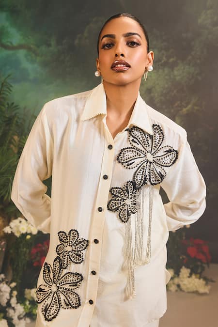 Divya Aggarwal_Ivory Chanderi Silk Beads, Embroidery Collared Floral Embellished Shirt And Pant _at_Aza_Fashions