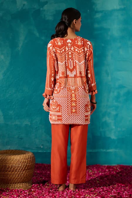 Meenal Paraswani Embellished Chikankari Kurta Set 