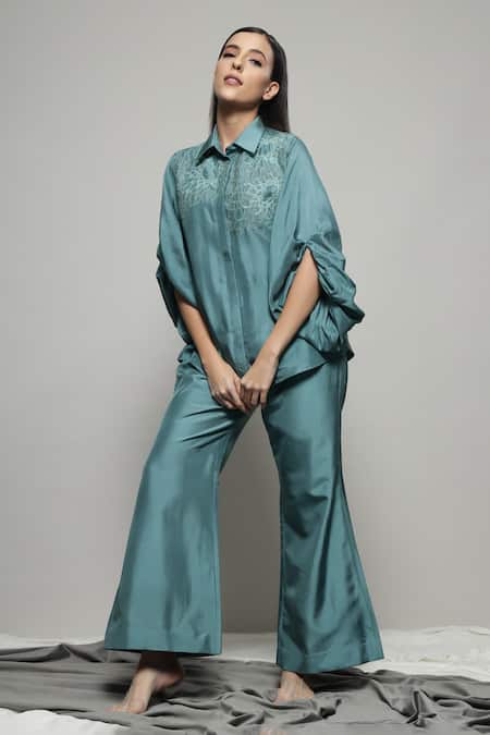 Sakshi Khetterpal_Green Silk Embroidery Collared Floral Balloon Sleeve Set _Online_at_Aza_Fashions
