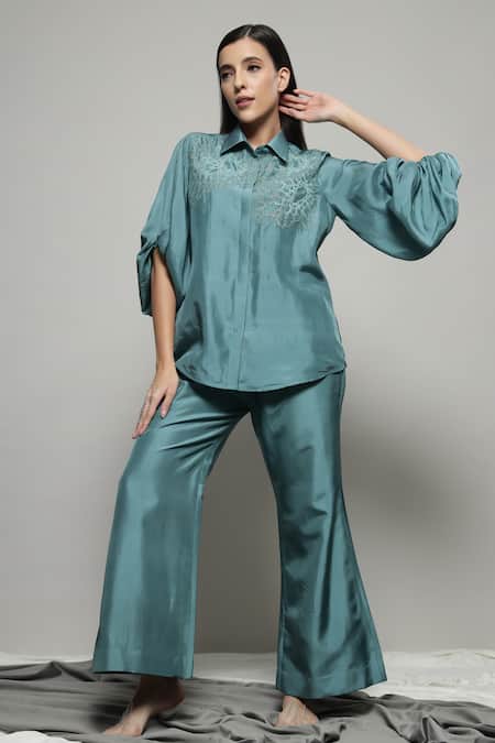 Buy_Sakshi Khetterpal_Green Silk Embroidery Collared Floral Balloon Sleeve Set 