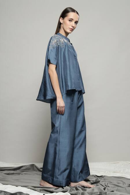 Buy_Sakshi Khetterpal_Gray Silk, Linen Embroidery Split V-neck Batwing Shirt And Pant Set 