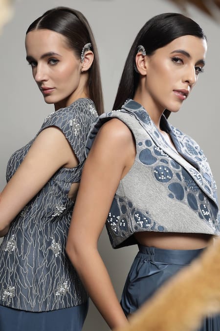 Shop Sakshi Khetterpal Gray Silk, Linen Beads, Embroidery Sweetheart Neck Top And Draped Skirt Set Shop_Sakshi Khetterpal_Gray Silk, Linen Beads, Embroidery Sweetheart Neck Top And Draped Skirt Set