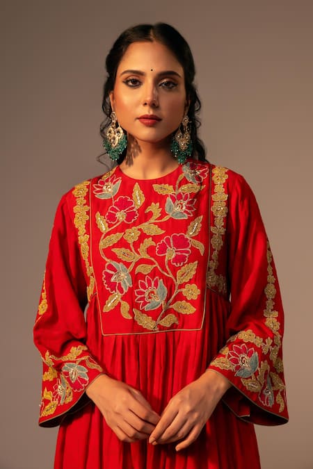 Shop_Svastih_Red Organza, Cotton Sequins, Applique Round Neck Embellished Anarkali Set _Online_at_Aza_Fashions