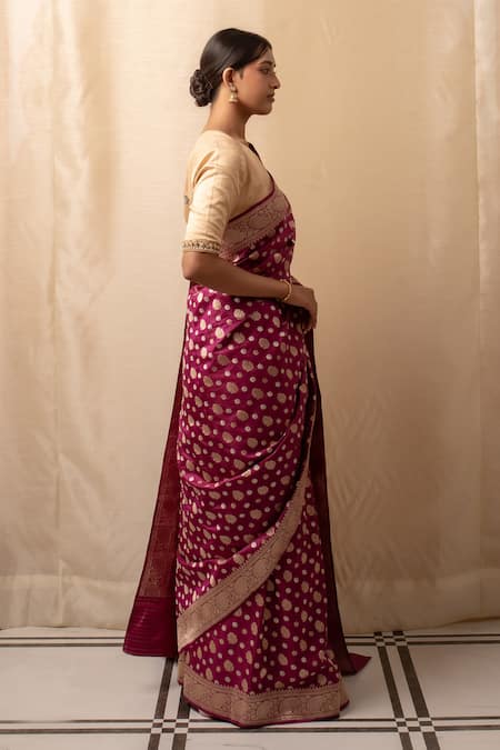 Priyanka Raajiv_Magenta Silk Embroidery Paisley Butti Banarasi Saree _at_Aza_Fashions