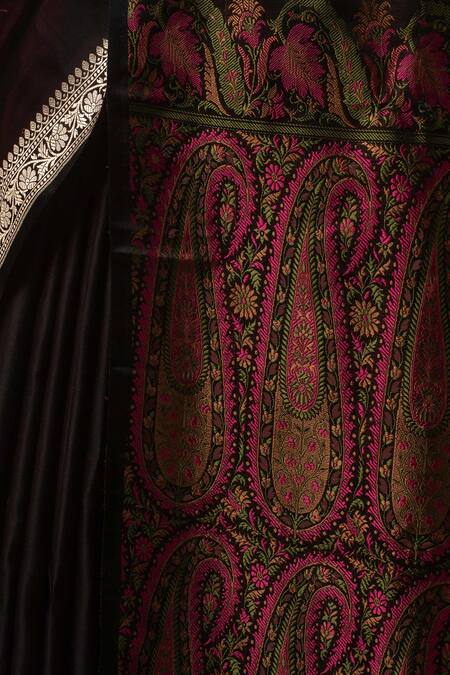 Buy Priyanka Raajiv Wine Silk, Brocade Embroidery Round Neck Paisley Tanchoi Banarasi Saree Buy_Priyanka Raajiv_Wine Silk, Brocade Embroidery Round Neck Paisley Tanchoi Banarasi Saree