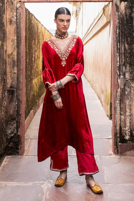 Buy Karaj Jaipur Red Velvet Embroidery V-neck Sequin Kaftan And Pant Online at Aza Fashions Buy_Karaj Jaipur_Red Velvet Embroidery V-neck Sequin Kaftan And Pant _Online_at_Aza_Fashions