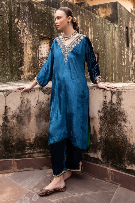 Buy Karaj Jaipur Blue Velvet Sequins, Zari, Embroidery V-neck Kaftan And Pant Set Online at Aza Fashions Buy_Karaj Jaipur_Blue Velvet Sequins, Zari, Embroidery V-neck Kaftan And Pant Set _Online_at_Aza_Fashions