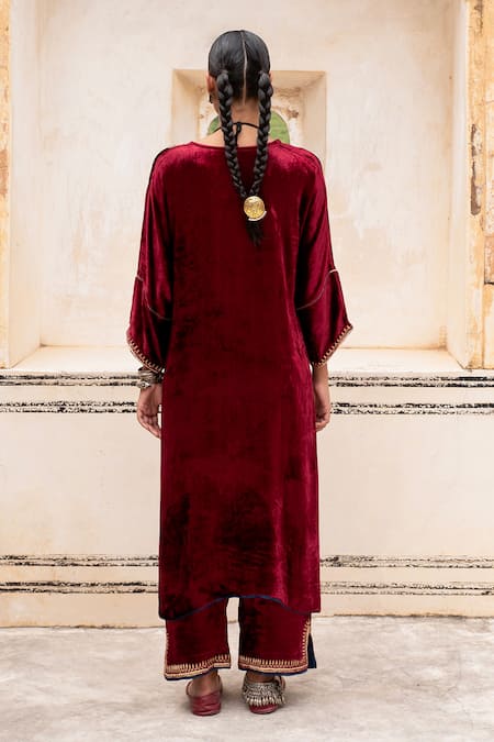 Karaj Jaipur Maroon Velvet Dabka Embroidered Kaftan & Pant 