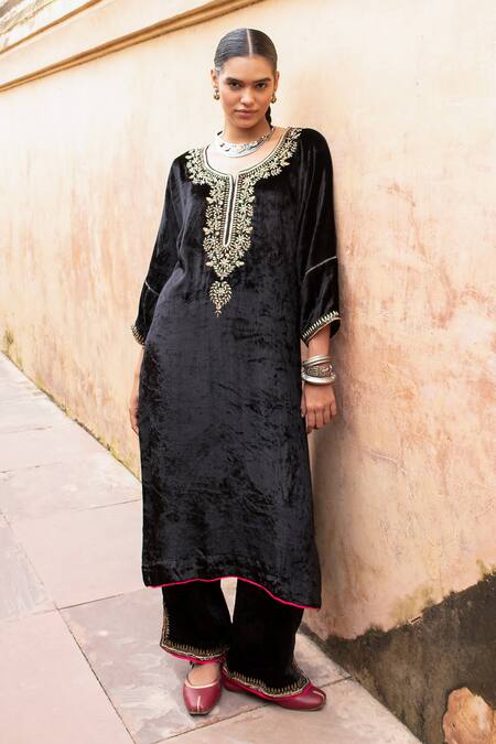 Buy Karaj Jaipur Black Velvet Sequins, Cut Work, Embroidery Round Neck Cutdana Kurta Set Online at Aza Fashions Buy_Karaj Jaipur_Black Velvet Sequins, Cut Work, Embroidery Round Neck Cutdana Kurta Set _Online_at_Aza_Fashions
