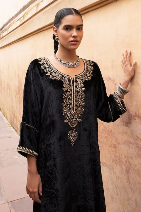 Shop Karaj Jaipur Black Velvet Sequins, Cut Work, Embroidery Round Neck Cutdana Kurta Set Online at Aza Fashions Shop_Karaj Jaipur_Black Velvet Sequins, Cut Work, Embroidery Round Neck Cutdana Kurta Set _Online_at_Aza_Fashions
