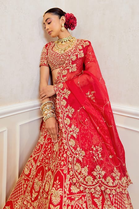 Pallavi Poddar Red Silk Embroidery, Sequins, Beads Sweetheart Neck Dori Zardozi Bridal Lehenga Online at Aza Fashions Pallavi Poddar_Red Silk Embroidery, Sequins, Beads Sweetheart Neck Dori Zardozi Bridal Lehenga _Online_at_Aza_Fashions
