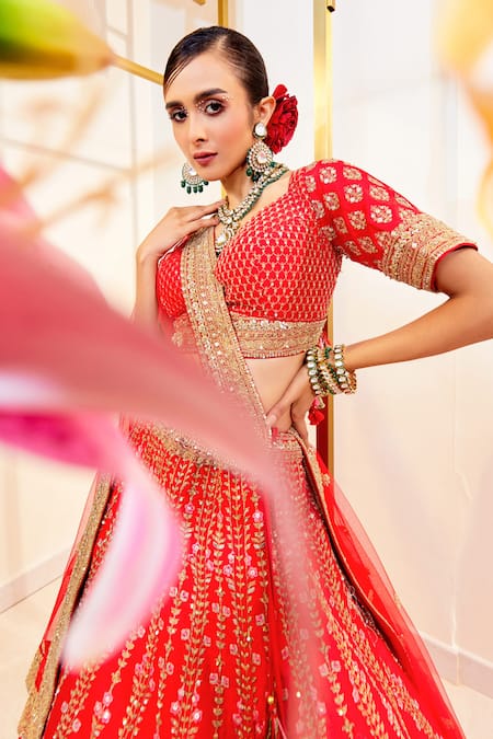 Pallavi Poddar_Red Silk Zari, Sequins, Embroidery Sweetheart Floral Jaal Bridal Lehenga Set _Online_at_Aza_Fashions