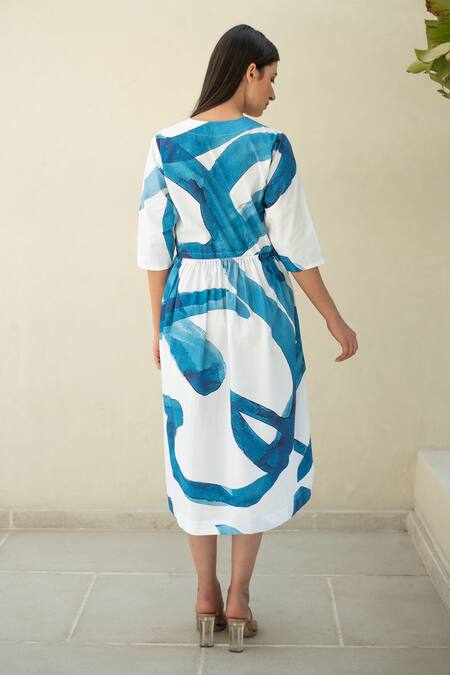 Shop_Merakus_Blue Cotton Round Neck Stroke Wave Print Midi Dress _at_Aza_Fashions