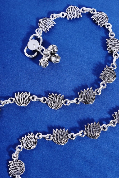 Mero Jewellery Lotus Carved Silver Anklet Set