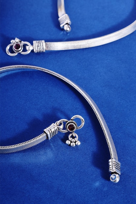 Mero Jewellery Stone Studded Snake Flat Anklets