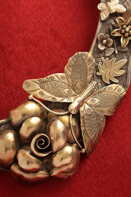 Mero Jewellery Gold Plated Dual Tone Floral Weaved Hasli Choker Online at Aza Fashions Mero Jewellery_Gold Plated Dual Tone Floral Weaved Hasli Choker _Online_at_Aza_Fashions