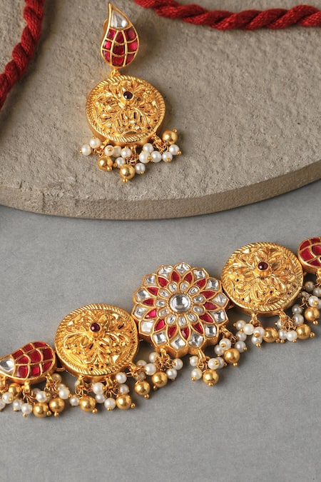 Mero Jewellery Floral Kundan Embellished Necklace Set 