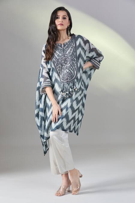 Buy_Prisho_Gray Cotton Tassels Split V-neck Ikkat Print Kaftan Set With Pant _Online_at_Aza_Fashions