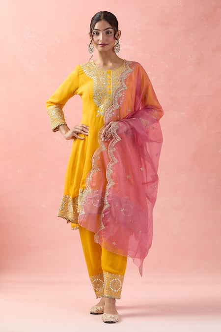 Buy Samyukta Singhania Yellow Georgette, Organza Sequins, Embroidery Round Neck Floral Anarkali Set Buy_Samyukta Singhania_Yellow Georgette, Organza Sequins, Embroidery Round Neck Floral Anarkali Set