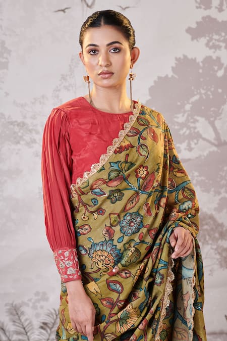 Shop_Aamra By Lavanya_Red Silk, Crepe Zari, Embroidery Round Neck Kalamkari Scallop Hem Saree Set _Online_at_Aza_Fashions