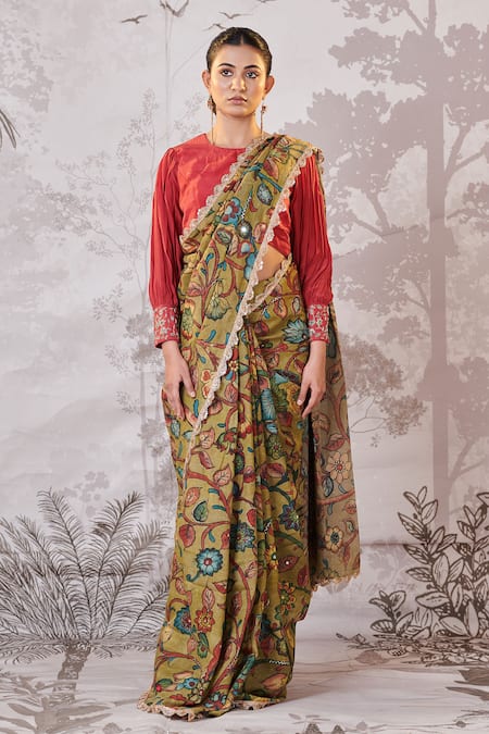 Buy_Aamra By Lavanya_Red Silk, Crepe Zari, Embroidery Round Neck Kalamkari Scallop Hem Saree Set 