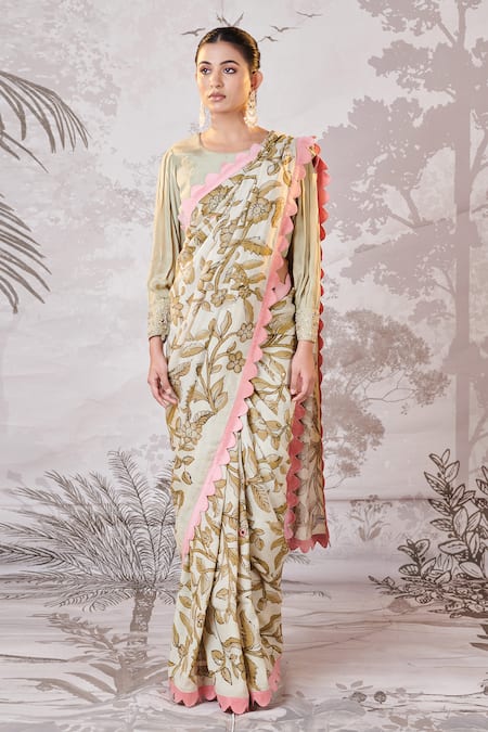 Shop_Aamra By Lavanya_Ivory Silk, Crepe Zari, Embroidery Round Neck Kalamkari Scallop Hem Saree Set _Online_at_Aza_Fashions