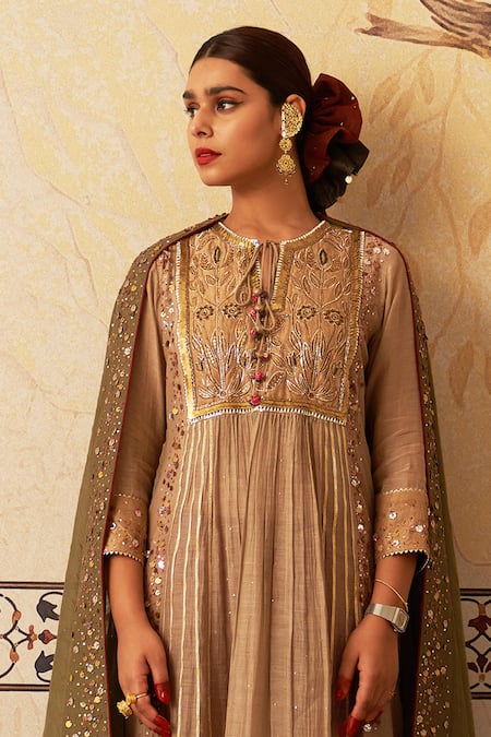 Rekha Agra_Beige Chanderi, Cotton Mirrors, Sequins Round Mukaish Embroidered Kurta Pant Set _Online_at_Aza_Fashions