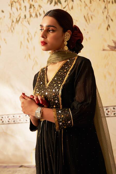 Buy_Rekha Agra_Black Organza, Cotton, Chanderi Sequins V-neck Mukaish Embroidered Anarkali Set _Online_at_Aza_Fashions