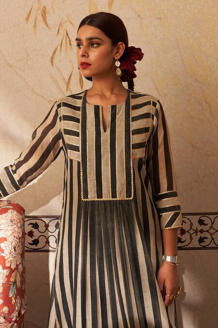 Buy_Rekha Agra_Black , Silk Gota Patti Split V-neck And White Striped Kurta Set _Online_at_Aza_Fashions