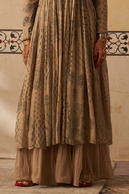 Buy_Rekha Agra_Beige Chanderi Embroidery Round Neck Phool Handblock Print Anarkali Gharara Set _Online_at_Aza_Fashions