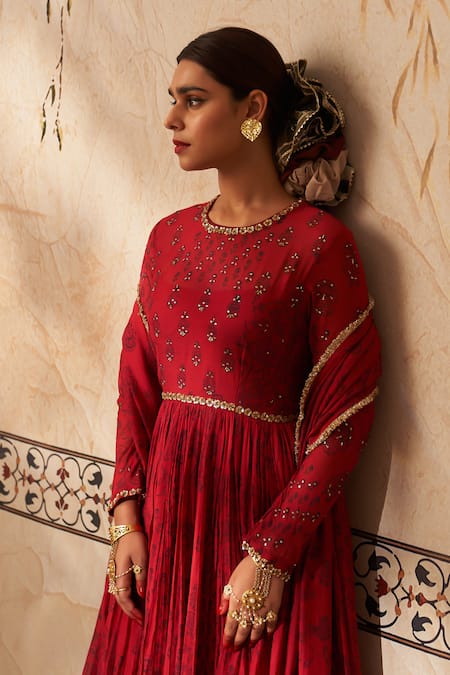 Buy_Rekha Agra_Red Chanderi, Cotton Embroidery Round Gul Handblock Print Anarkali Gharara Set _Online_at_Aza_Fashions