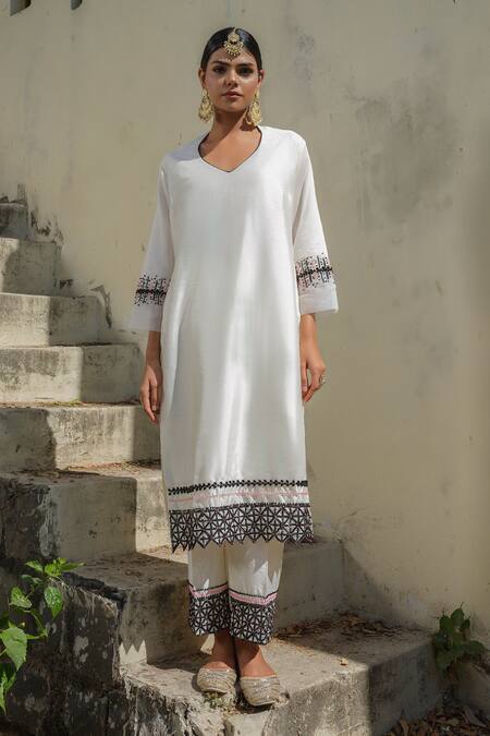 Tamaraa By Tahani_Ivory Taffeta, Silk, Chiffon Pearls, Sequins, Beads, Embroidery, Hand Kurta Set _at_Aza_Fashions