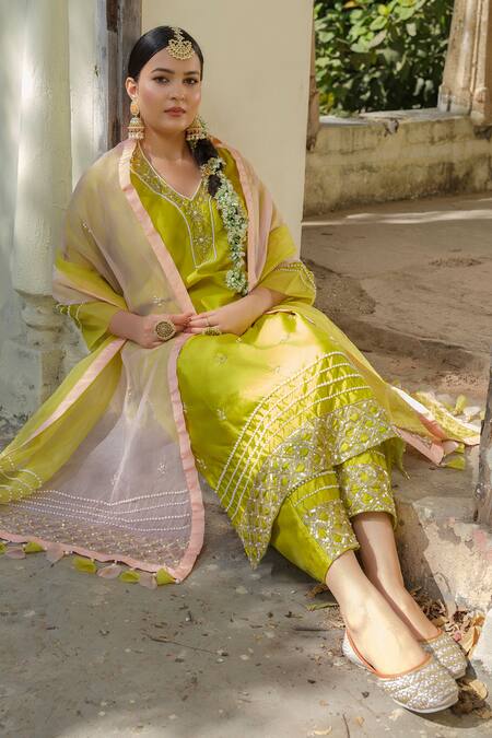 Buy Tamaraa By Tahani Green Taffeta, Silk, Chiffon Pearls, Sequins, Hand Embroidered Kurta Set Online at Aza Fashions Buy_Tamaraa By Tahani_Green Taffeta, Silk, Chiffon Pearls, Sequins, Hand Embroidered Kurta Set _Online_at_Aza_Fashions