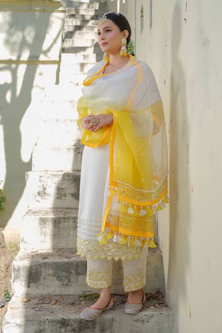 Shop Tamaraa By Tahani Ivory Taffeta, Chiffon Pearls, Sequins, Beads Hand Embroidered Kurta Set Online at Aza Fashions Shop_Tamaraa By Tahani_Ivory Taffeta, Chiffon Pearls, Sequins, Beads Hand Embroidered Kurta Set _Online_at_Aza_Fashions