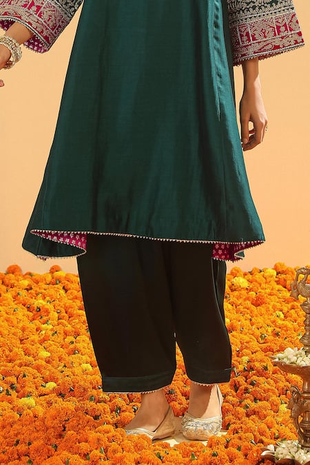 Sheetal Batra_Black Bamboo, Silk, Chanderi Embroidery, Gota Patti Kashmiri Choga Kurta Set _Online_at_Aza_Fashions